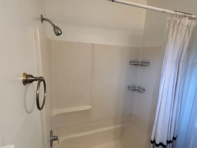 1330 Carmelita Ave — Photo 6