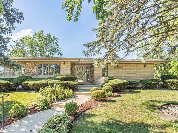 158 W Richton Rd, Crete, IL 60417