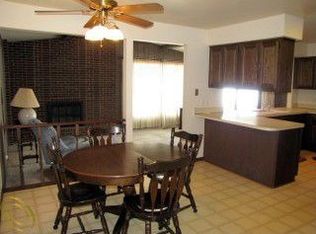 22743 Clear Lake Dr, Farmington Hills, MI 48335