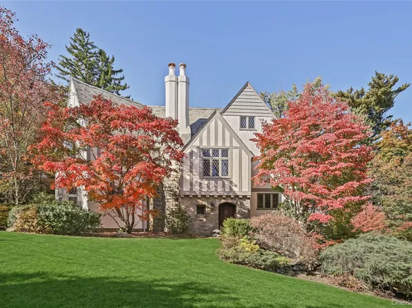 15 Carstensen Road, Scarsdale, NY 10583