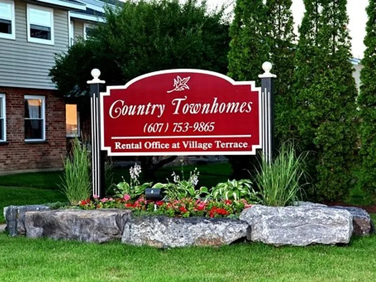 Country Townhomes — Photo 4