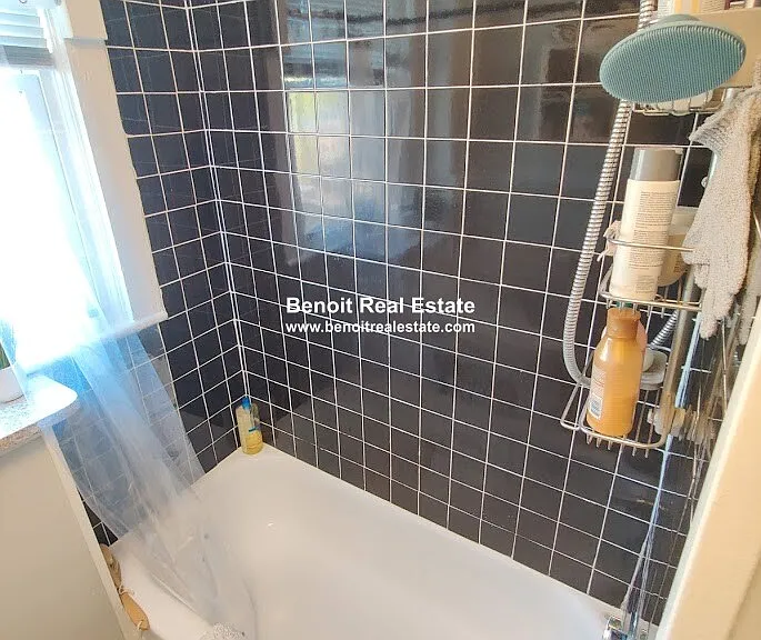 40 Lee St #3 — Photo 8