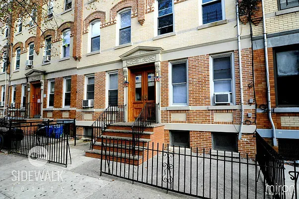 Rented by Sidewalk Realty LLC | media 20