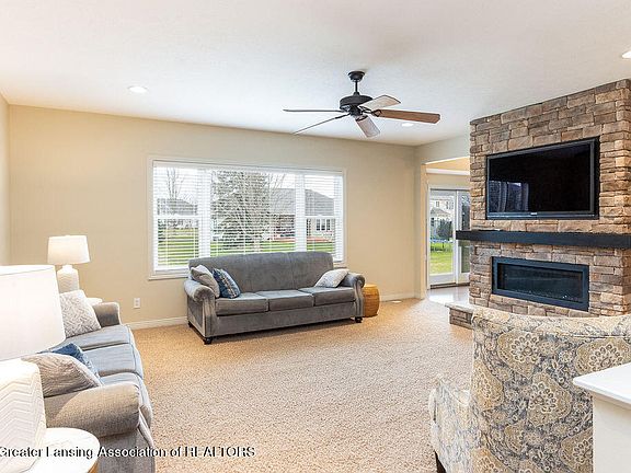 3rd image of 4325 Chancellor Dr