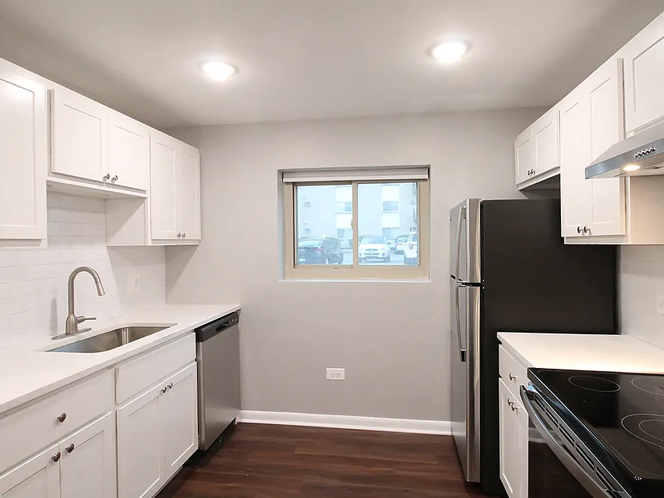 241 Des Plaines Ave.