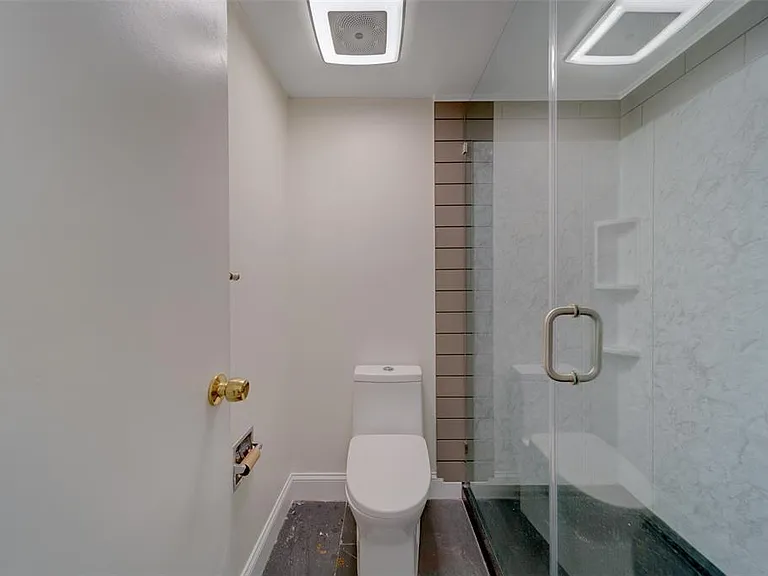 890 N Village Dr #103 — Photo 21