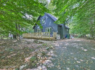 9887 Breezeway Ter, Tobyhanna, PA 18466