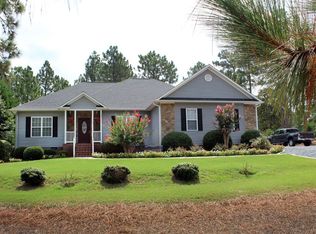 137 Beacon Ridge Dr, West End, NC 27376