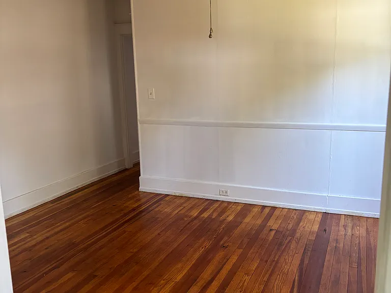 242 N Lincoln St #1 — Photo 2