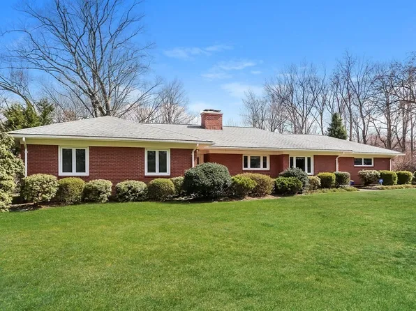 84 Wheel Meadow Dr, Longmeadow, MA 01106