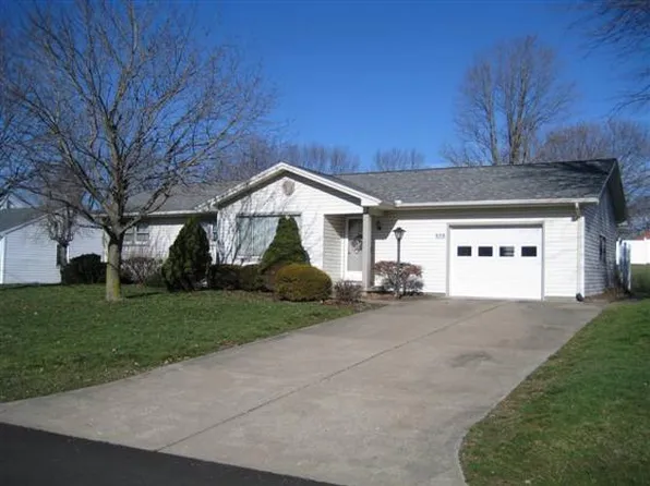 575 E Carrollton St, Magnolia, OH 44643