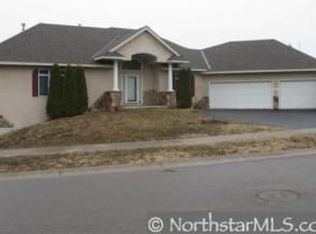 7014 Highover Dr, Chanhassen, MN 55317