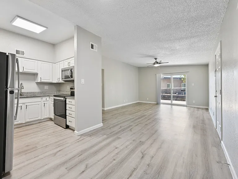 Cornell Apartments — Photo 28
