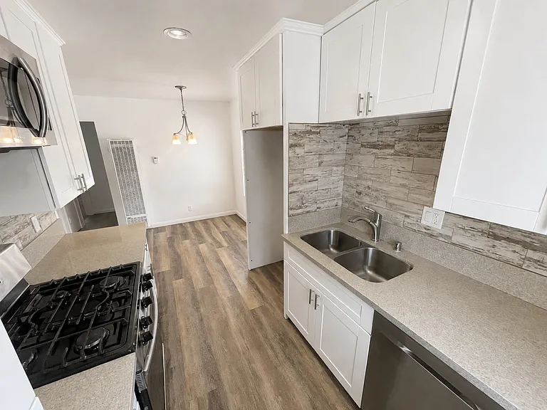 Casa Madrid Apartments — Photo 10