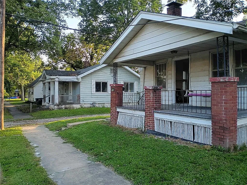 4 bed, 1700 sqft, $1,042 — Photo 2