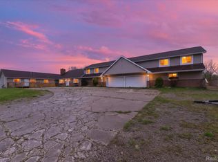 11280 Hegel Rd, Goodrich, MI 48438