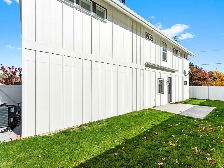 4835 N Mitchell St — Photo 40