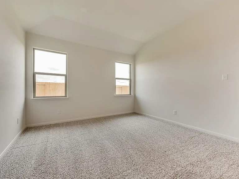 833 Serena Dr — Photo 18