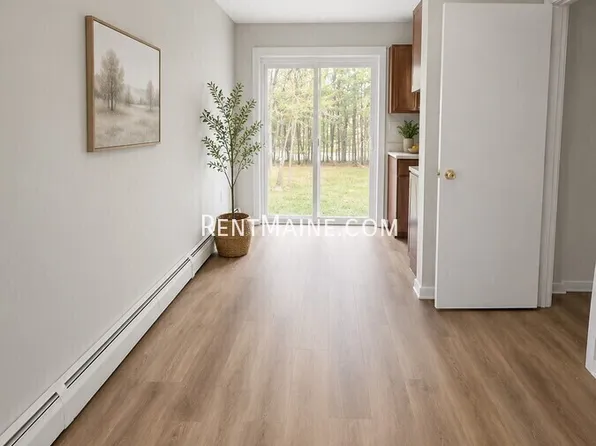 176 Augusta Rd APT 5, Belgrade, ME 04917