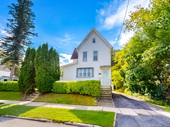 31 W 11th Avenue, Gloversville, NY 12078