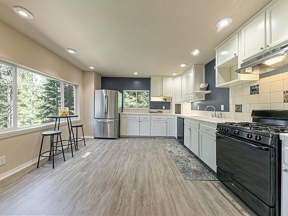 4th image of 10880 Laurelwood Dr