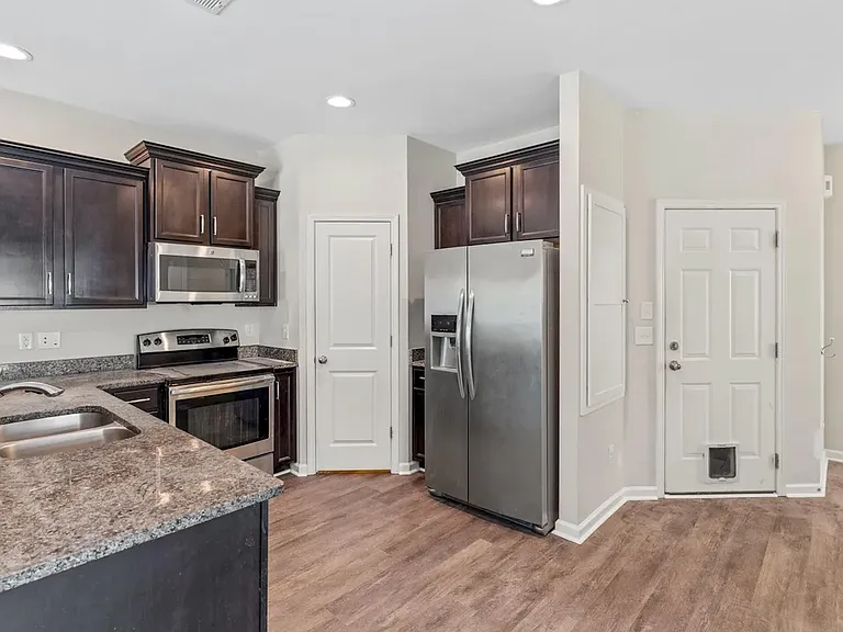 332 Quiet Grove Dr — Photo 25