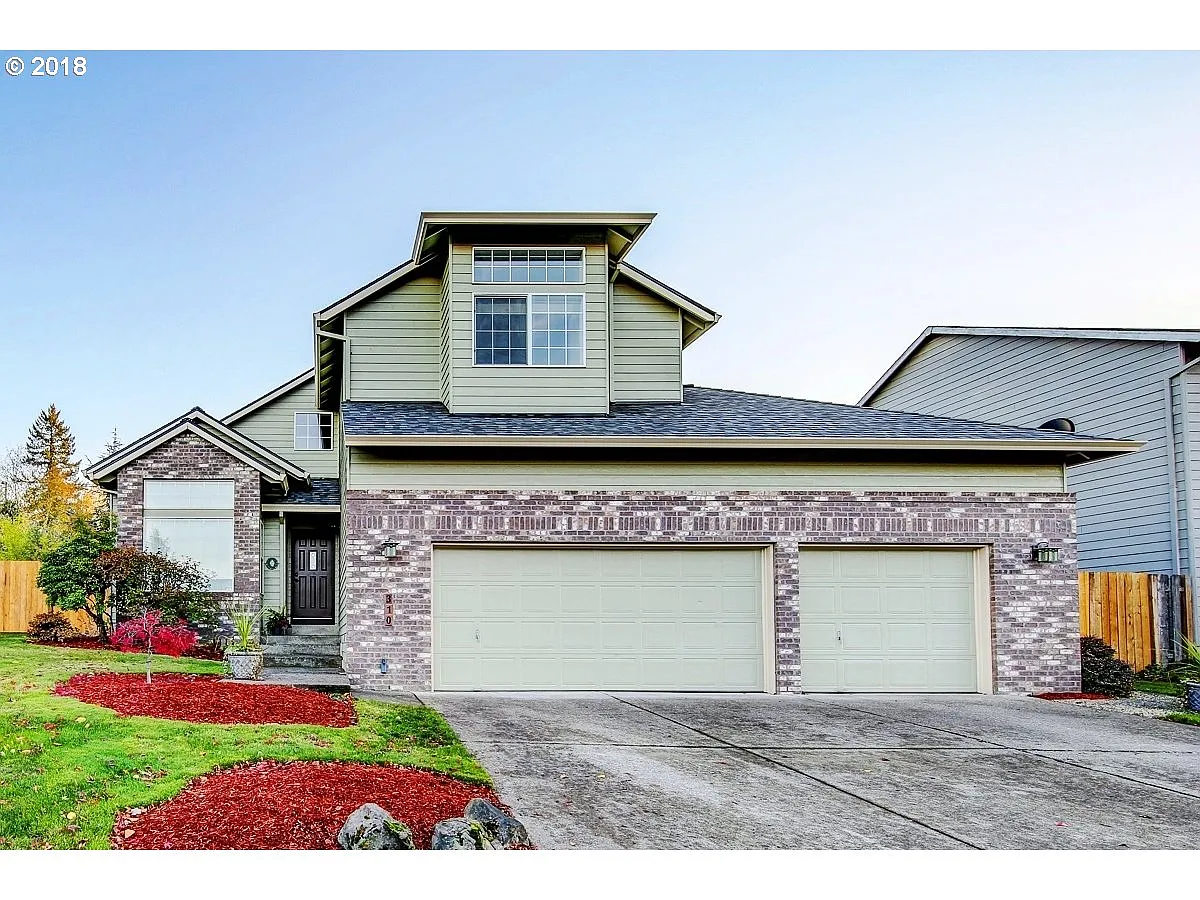 310 SW 37th Ter photo 1