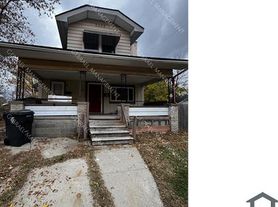 1445 Kearsley Park Blvd