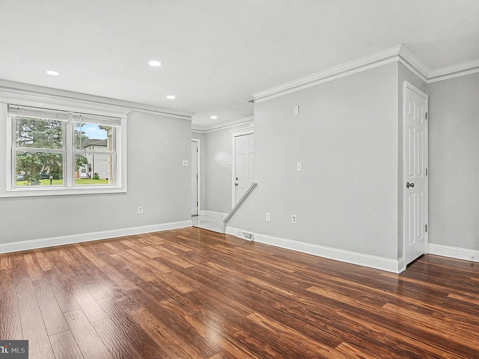 3 bed, 2308 sqft, $2,600 — Photo 4