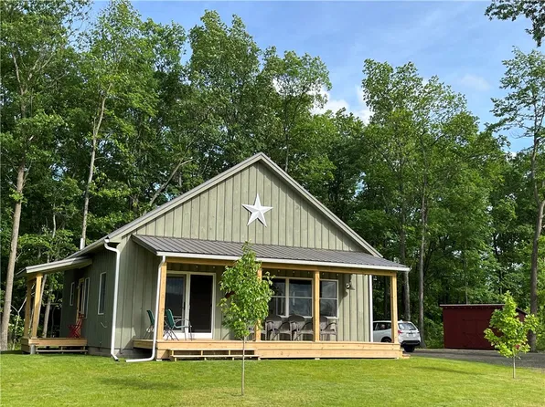 3256 Pine View Dr, Penn Yan, NY 14527