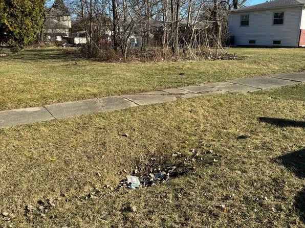 14423 Davis Ave, Blue Island, IL 60406