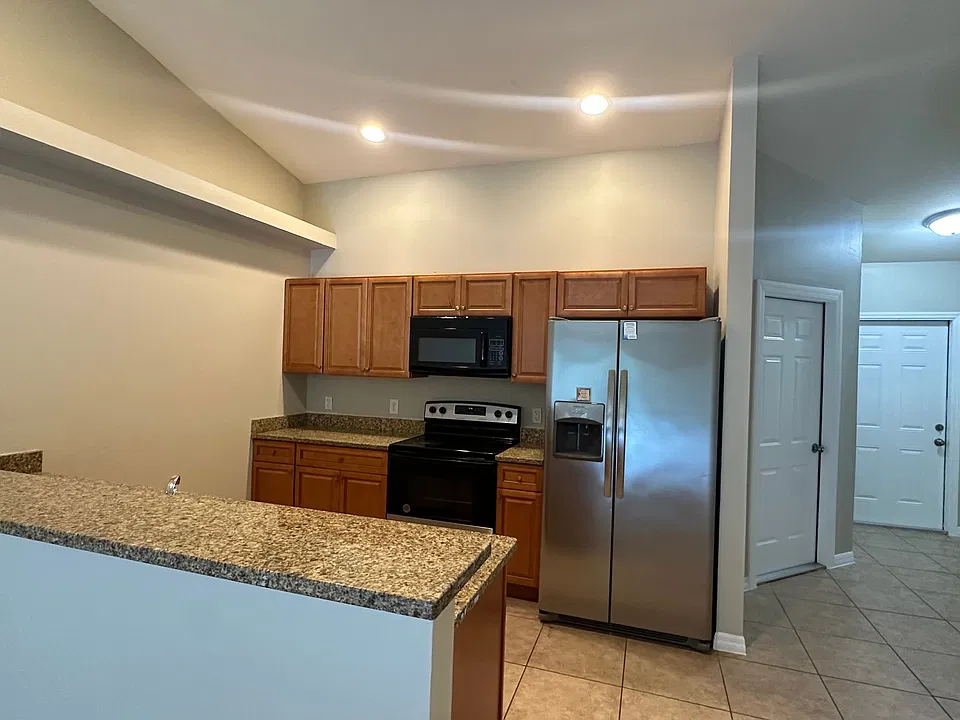 216 SE 24th Ave #216