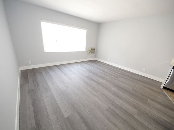 2nd image of 1721-1725-1733 Purdue Ave #106