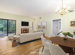 21 Heritage Cir #B, Southbury, CT