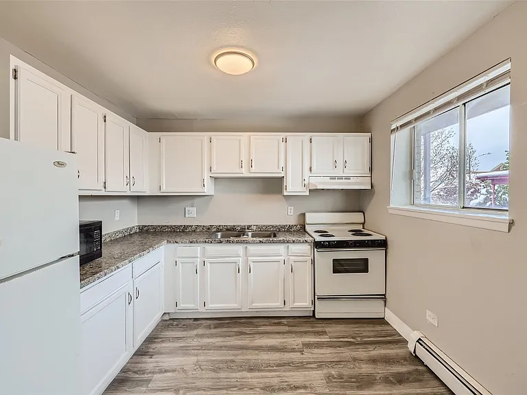 3351 N Lafayette St — Photo 2
