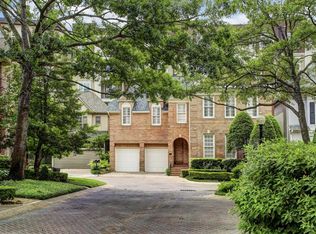 19 Pinewold Cir, Houston, TX 77056