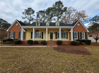 1049 Riverdale Dr, Waycross, GA 31503