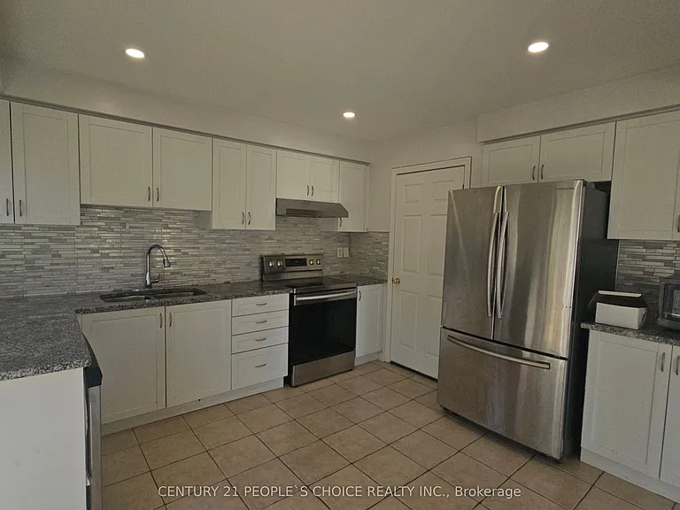 918 McNair Cir — Photo 7