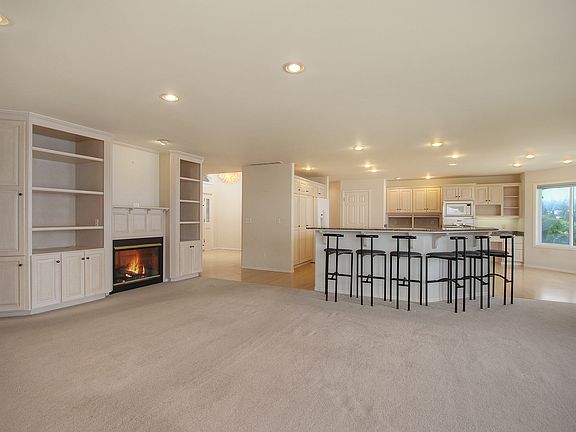 4th image of 1303 W Mukilteo Blvd