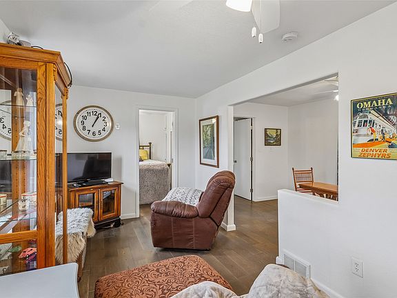 4th image of 21 E McKinley Ave