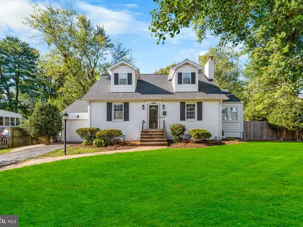 3460 Washington Dr, Falls Church, VA 22041
