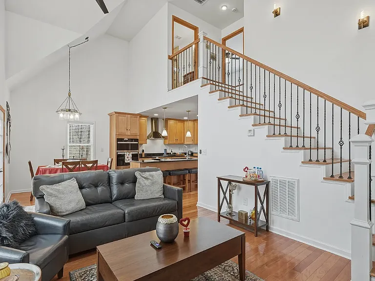 3812 James Ed Rd — Photo 3
