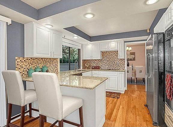 4th image of 13810 SE 52nd Pl