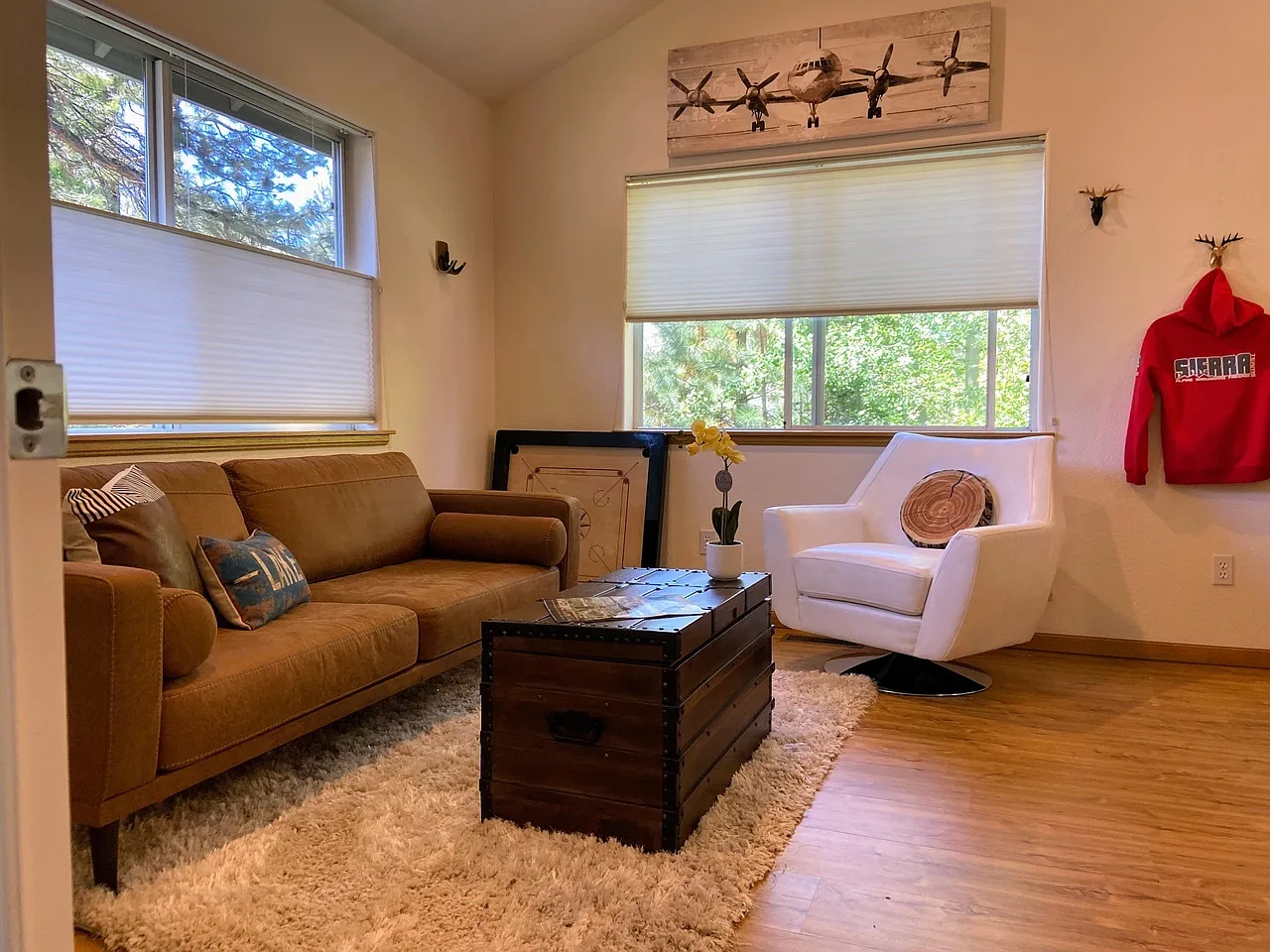 4 bed, 2546 sqft, $5,000 — Photo 3