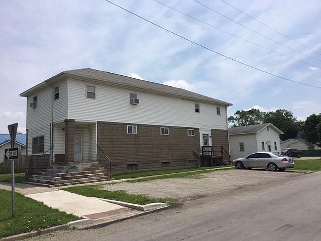 2nd image of 2321 Champaign Ave