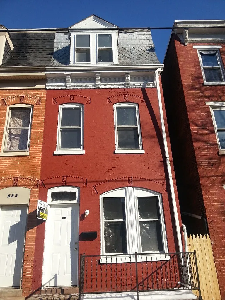 5 Bedroom, 1 Bath, Parking-York City SD — Photo 1