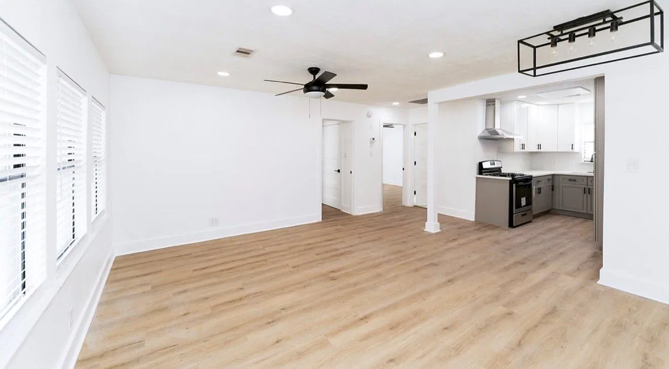 3 bed, 2.0 bath, 1089 sqft, $1,950 — Photo 2