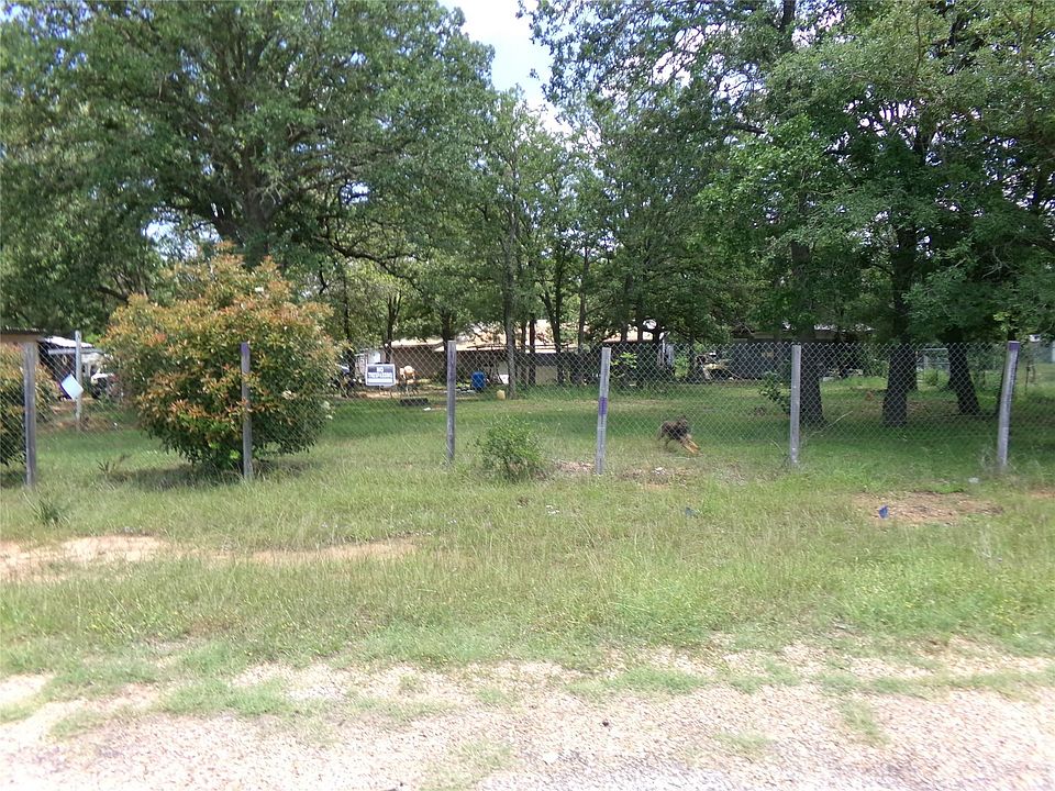 1st image of 386 Hidden Oaks Dr