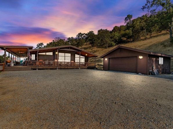 1560 Pinto Dr, Angels Camp, CA 95222