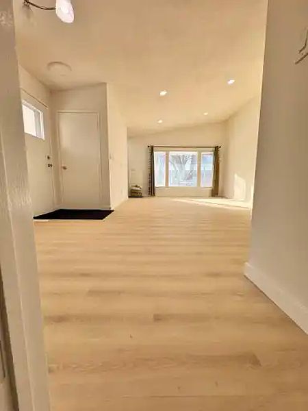 Winnipeg Apartment for rent - 3 Bedrooms — photo 6